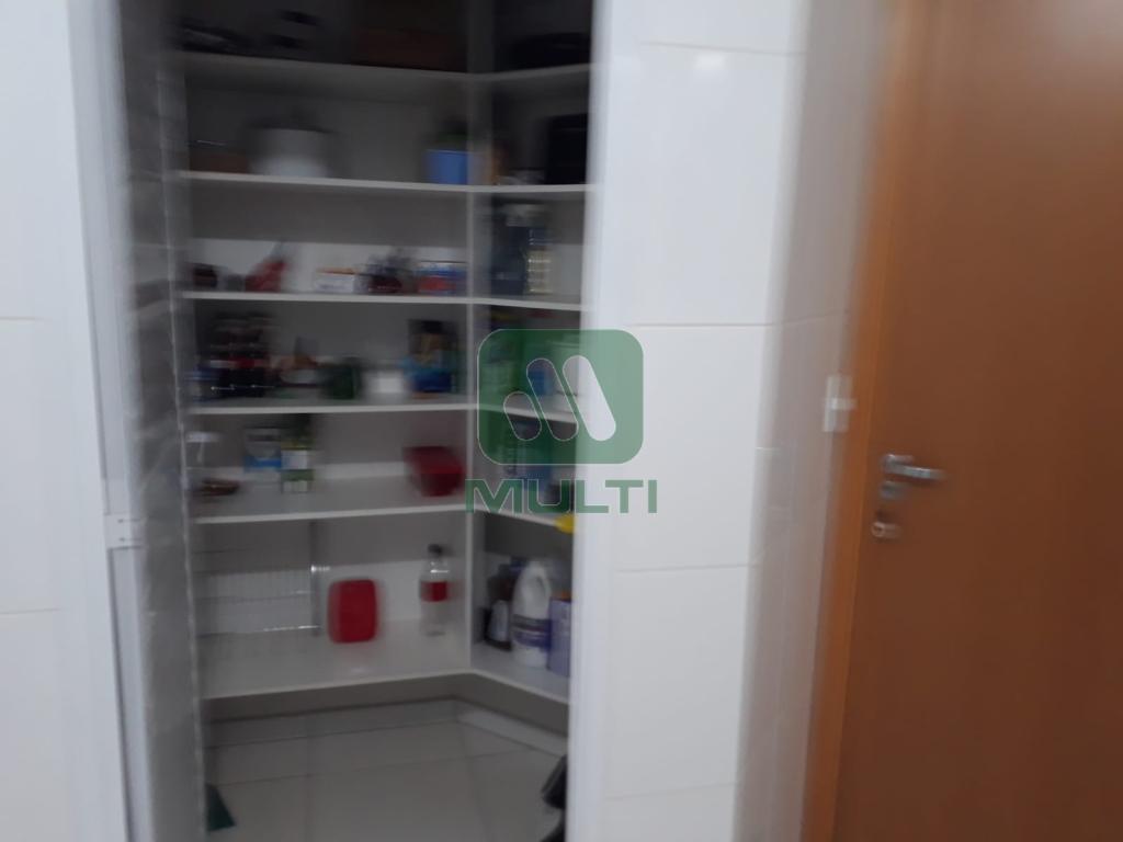 Apartamento à venda com 3 quartos, 156m² - Foto 9