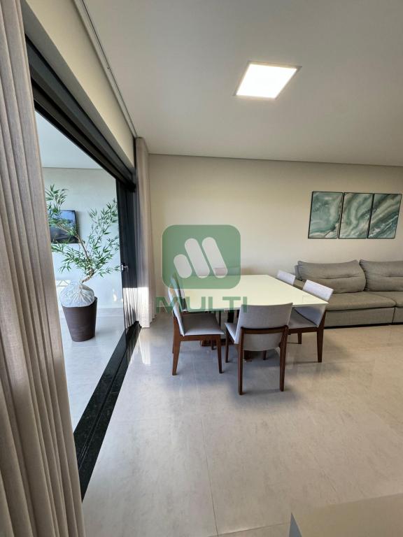 Apartamento à venda com 3 quartos, 110m² - Foto 2