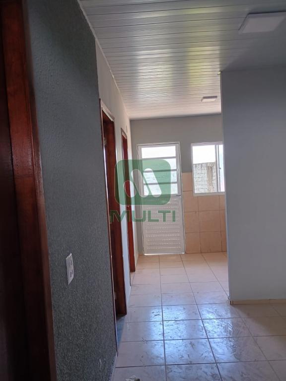 Casa à venda com 2 quartos, 25m² - Foto 1