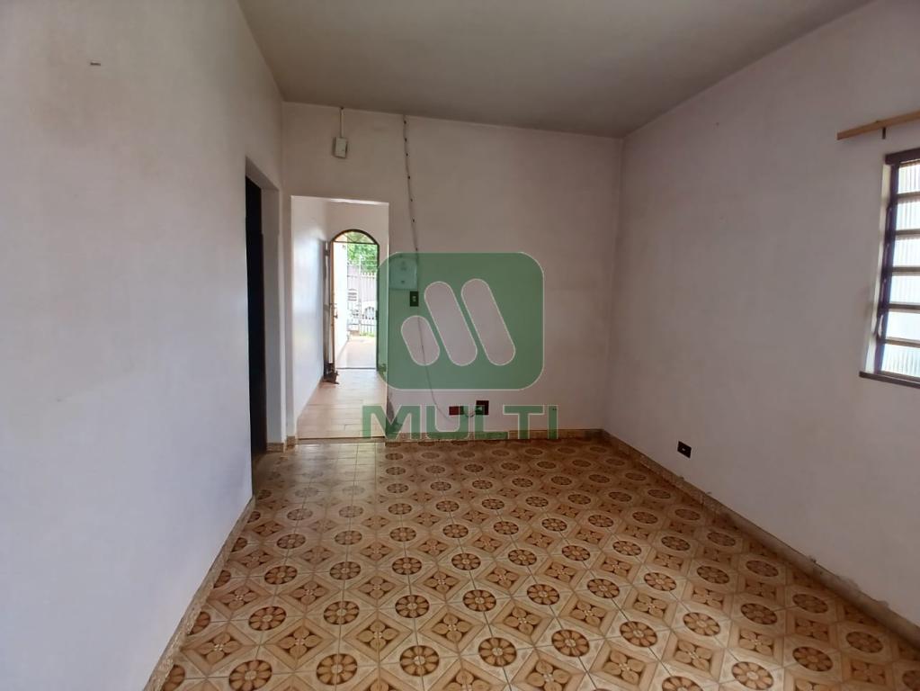 Casa à venda com 3 quartos, 270m² - Foto 1