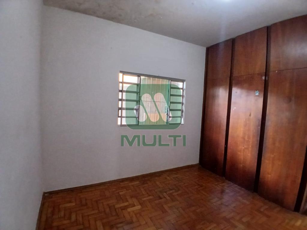 Casa à venda com 3 quartos, 270m² - Foto 8