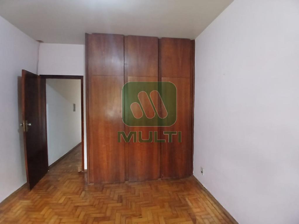 Casa à venda com 3 quartos, 270m² - Foto 12