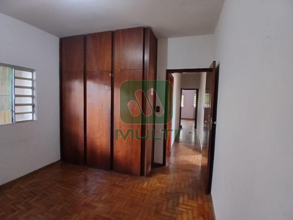 Casa à venda com 3 quartos, 270m² - Foto 15