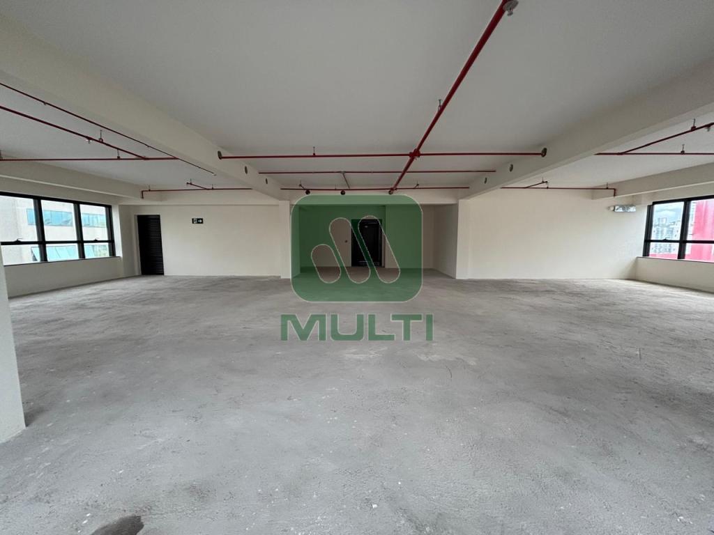 Conjunto Comercial-Sala à venda com 1 quarto, 210m² - Foto 2