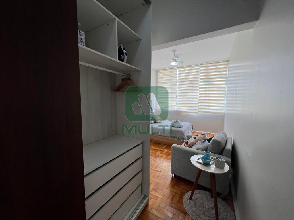 Apartamento à venda com 2 quartos, 68m² - Foto 11