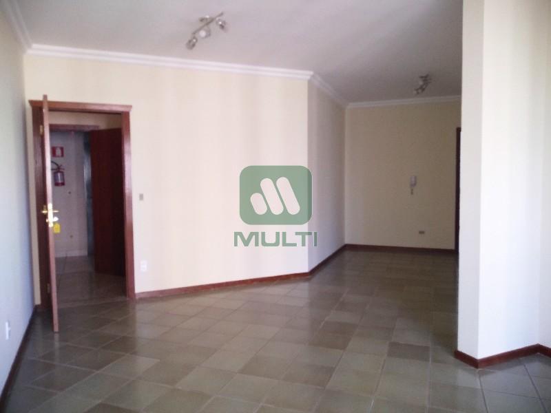 Apartamento à venda com 3 quartos, 120m² - Foto 2