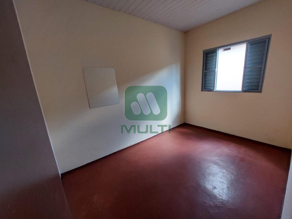 Casa à venda com 2 quartos, 184m² - Foto 4