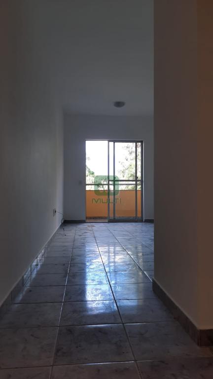 Apartamento à venda com 3 quartos, 77m² - Foto 2