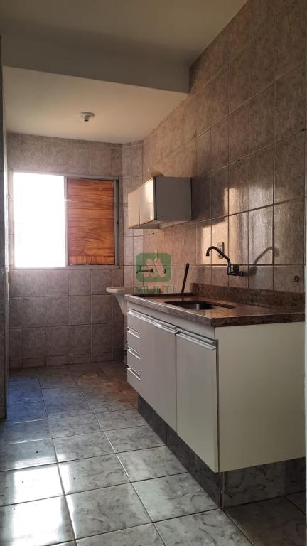 Apartamento à venda com 3 quartos, 77m² - Foto 4