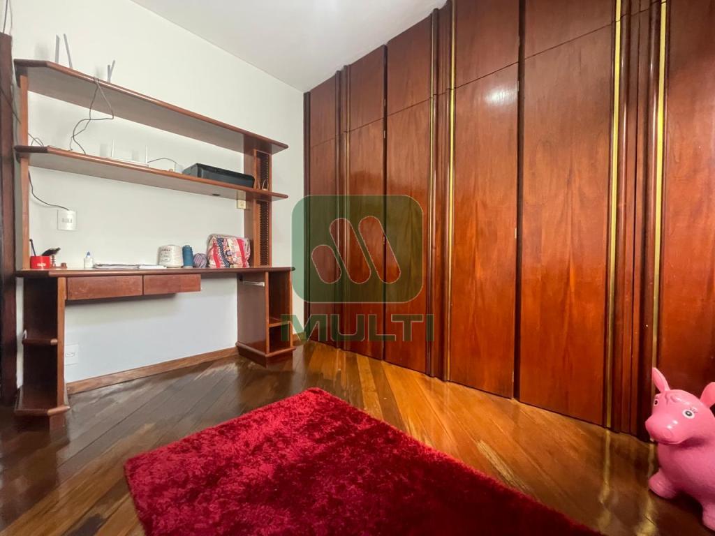 Casa à venda com 5 quartos, 128m² - Foto 7