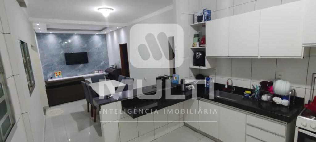 Casa à venda com 3 quartos, 120m² - Foto 5