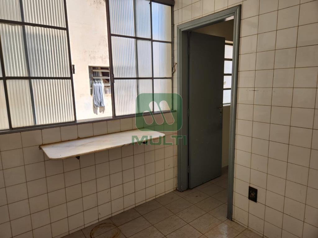 Apartamento à venda com 3 quartos, 148m² - Foto 4