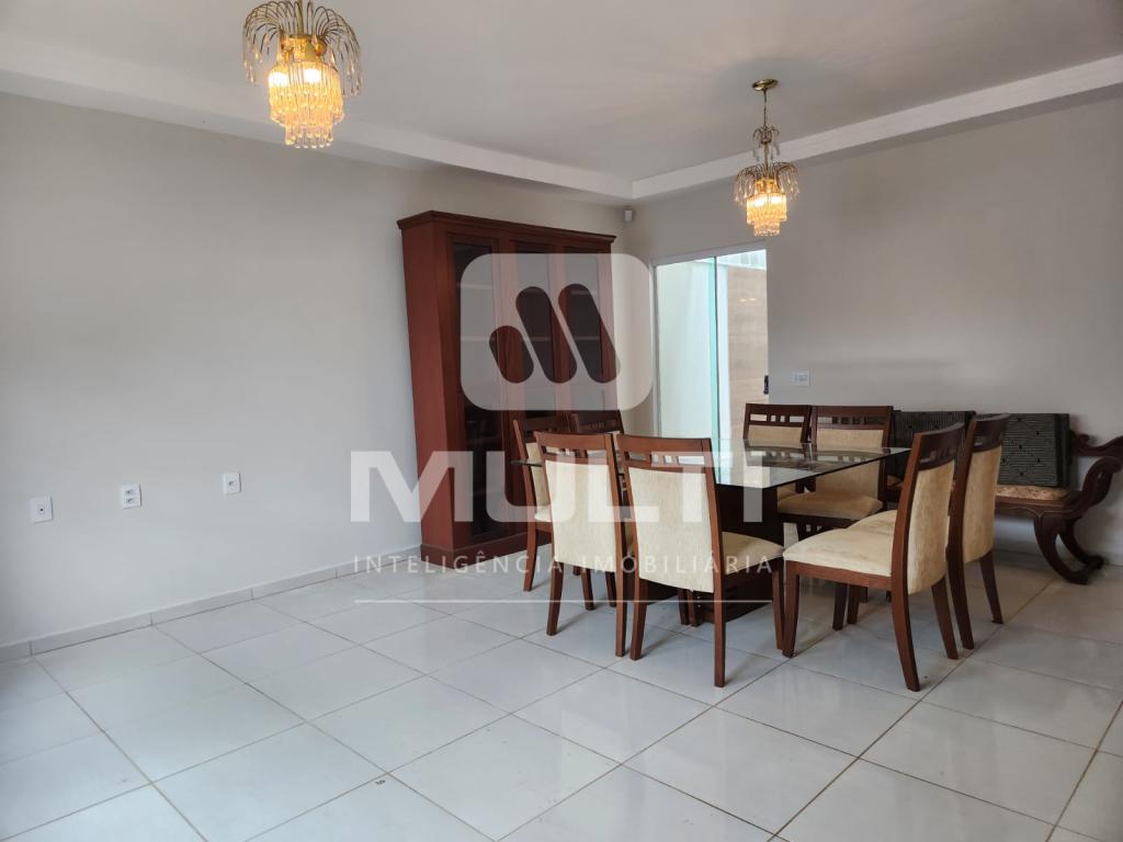 Casa à venda com 4 quartos, 200m² - Foto 10