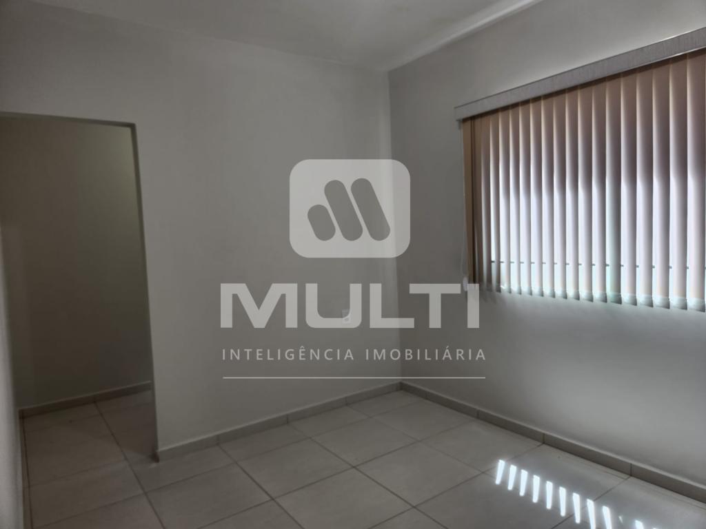 Casa à venda com 4 quartos, 200m² - Foto 15