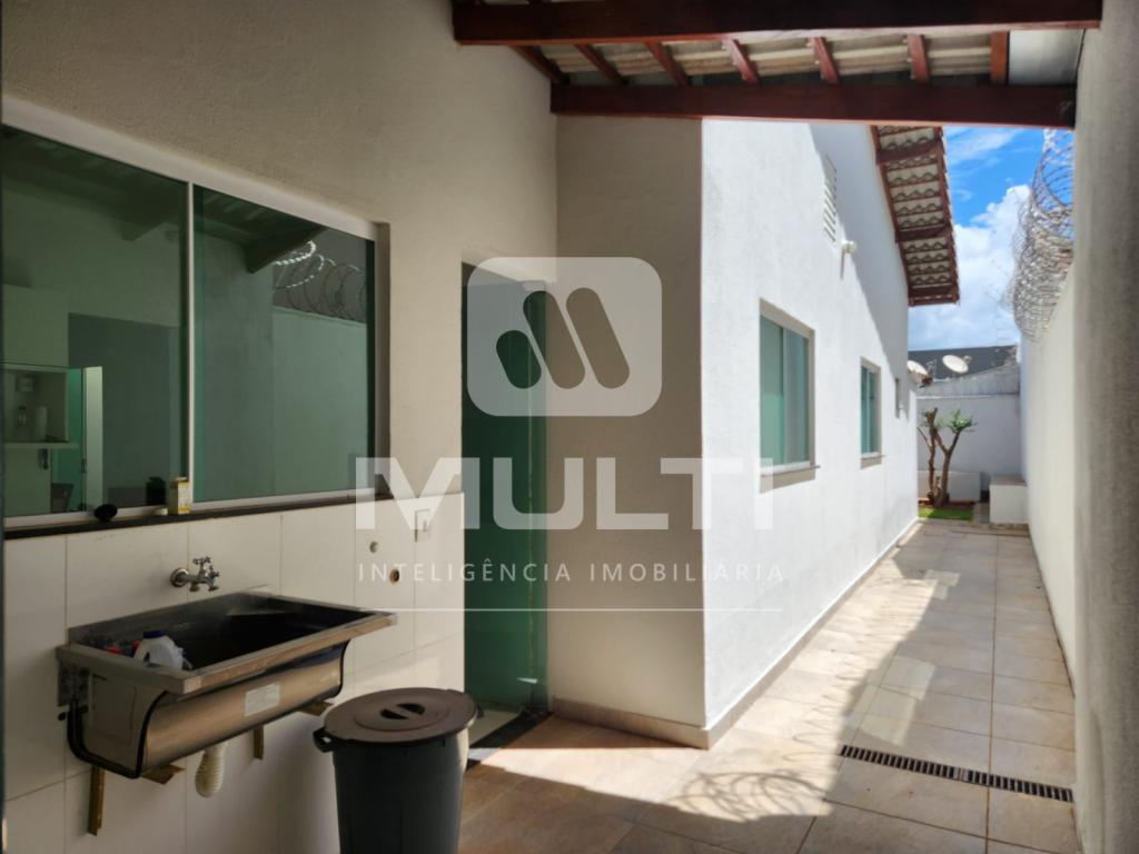 Casa à venda com 4 quartos, 200m² - Foto 20