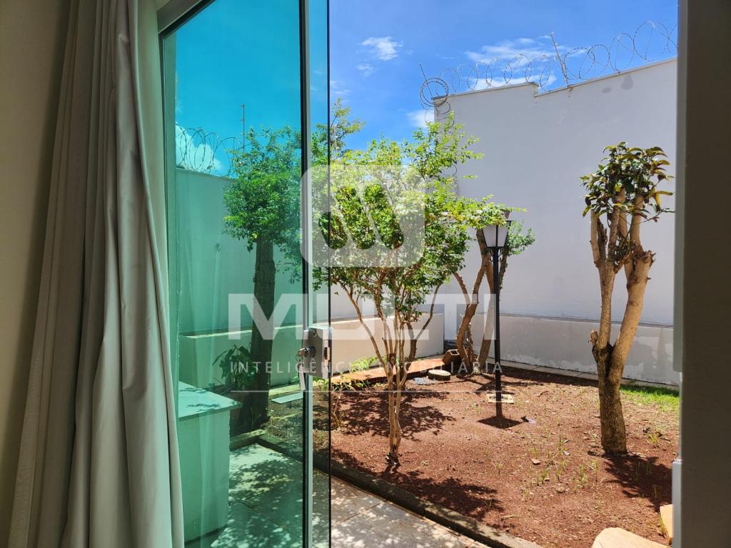 Casa à venda com 4 quartos, 200m² - Foto 21