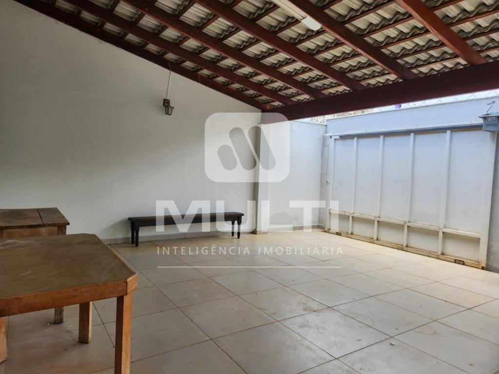 Casa à venda com 4 quartos, 200m² - Foto 30