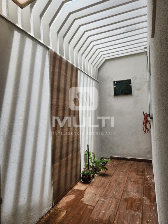 Casa à venda com 4 quartos, 200m² - Foto 31