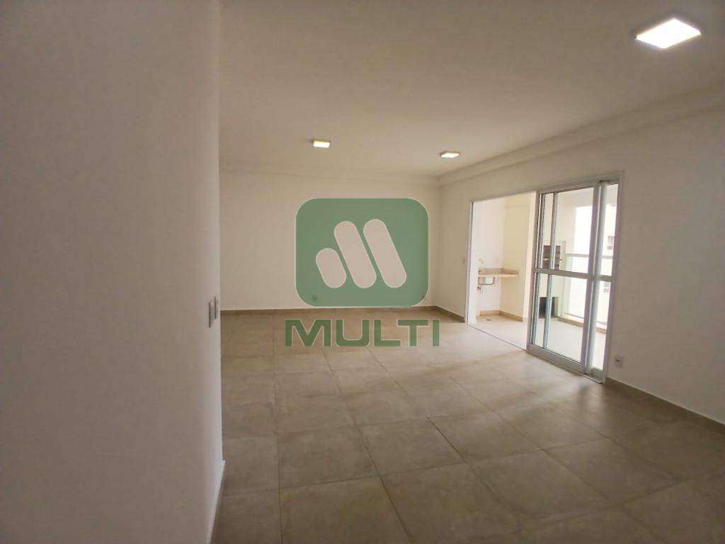 Apartamento à venda com 3 quartos, 110m² - Foto 1