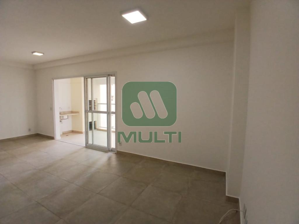 Apartamento à venda com 3 quartos, 110m² - Foto 2