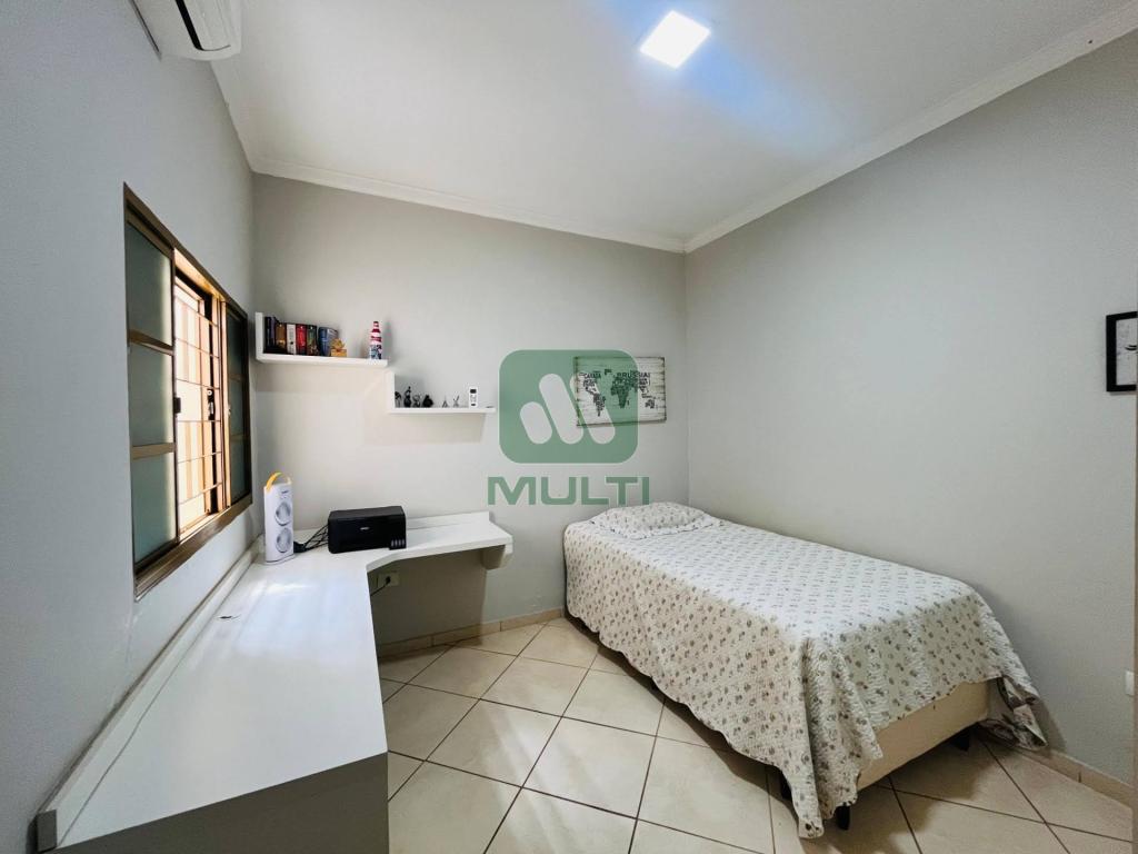 Casa à venda com 3 quartos, 165m² - Foto 7