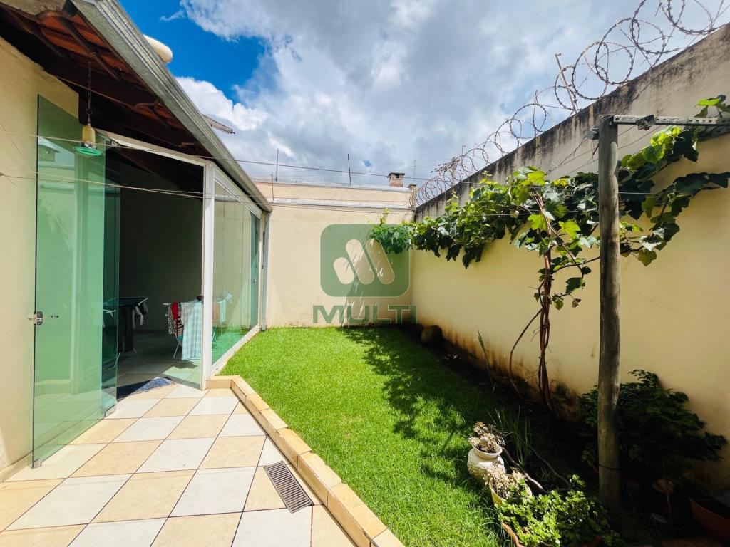 Casa à venda com 3 quartos, 165m² - Foto 18