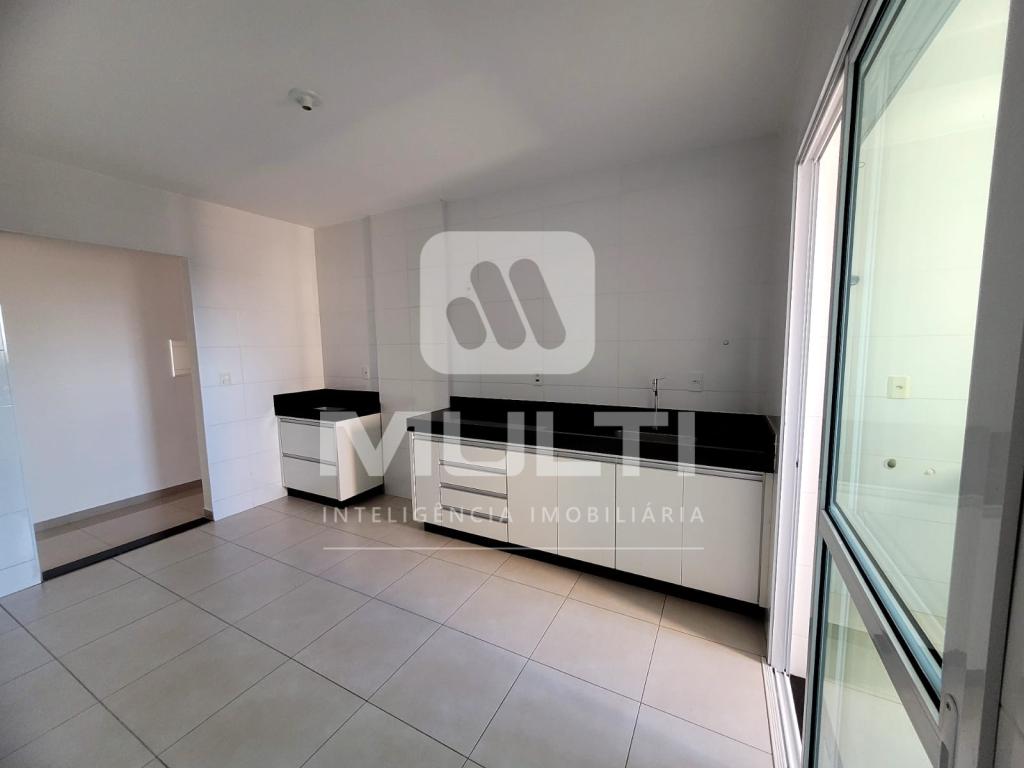 Apartamento à venda com 3 quartos, 116m² - Foto 3