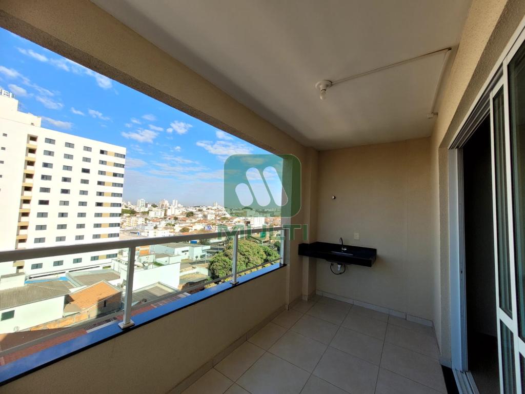 Apartamento à venda com 3 quartos, 116m² - Foto 2