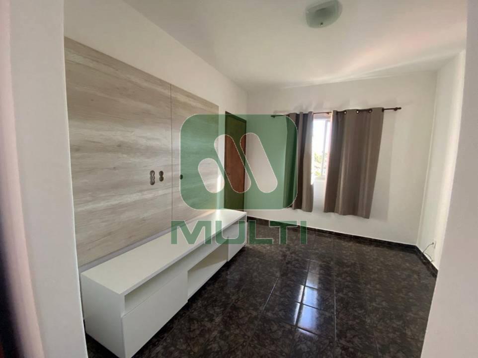 Apartamento à venda com 2 quartos, 64m² - Foto 1