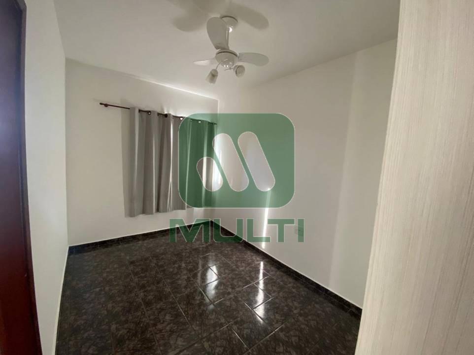 Apartamento à venda com 2 quartos, 64m² - Foto 4