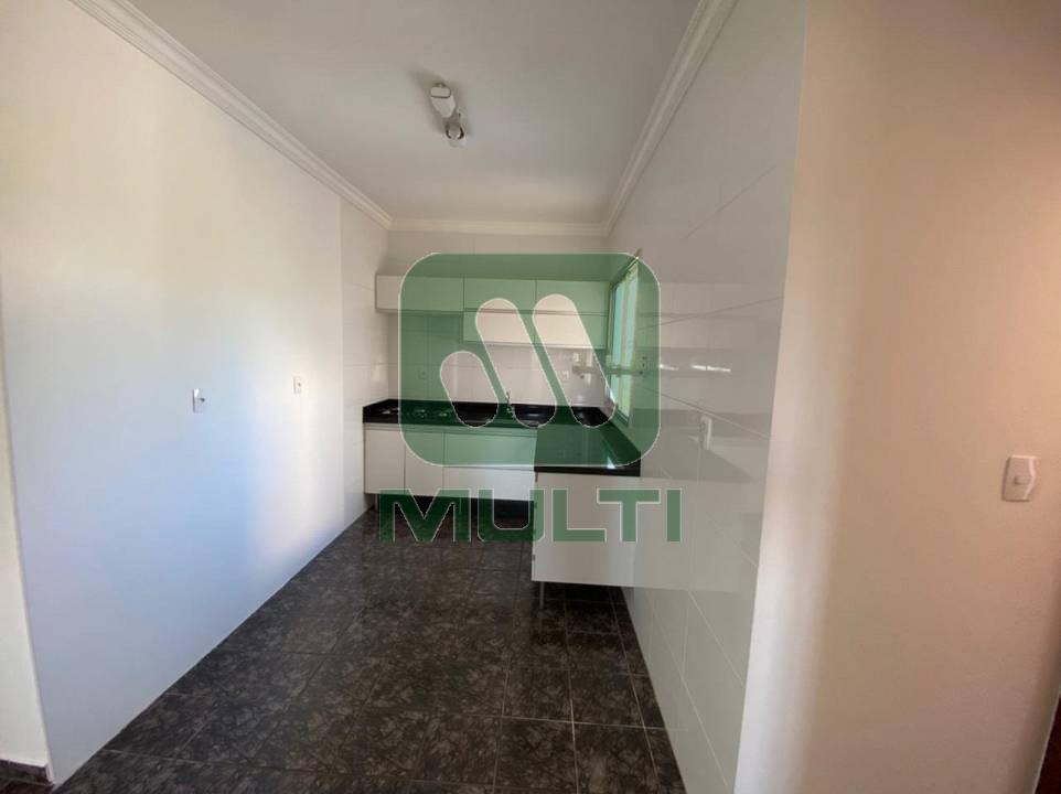 Apartamento à venda com 2 quartos, 64m² - Foto 6