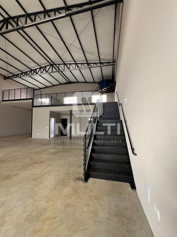 Apartamento à venda com 1 quarto, 360m² - Foto 2