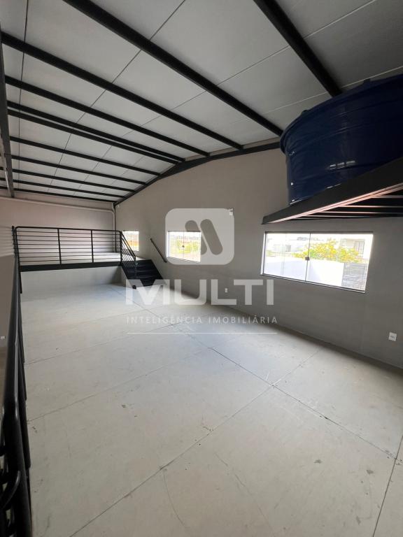 Apartamento à venda com 1 quarto, 360m² - Foto 3