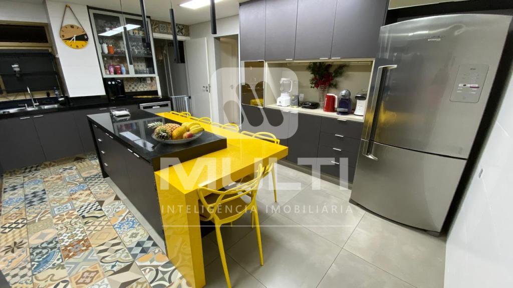 Apartamento à venda com 4 quartos, 250m² - Foto 11