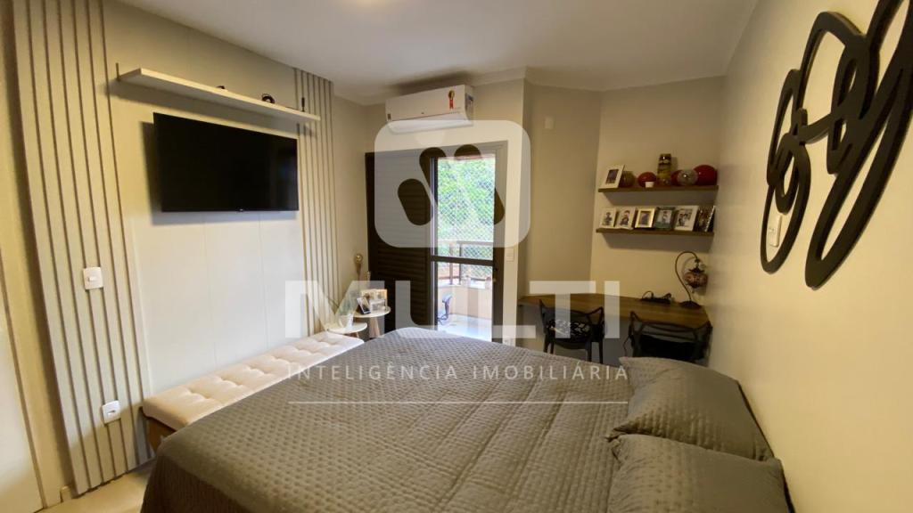 Apartamento à venda com 4 quartos, 250m² - Foto 17