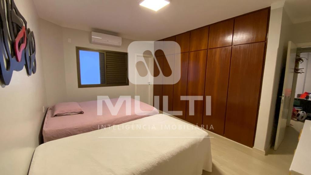 Apartamento à venda com 4 quartos, 250m² - Foto 27