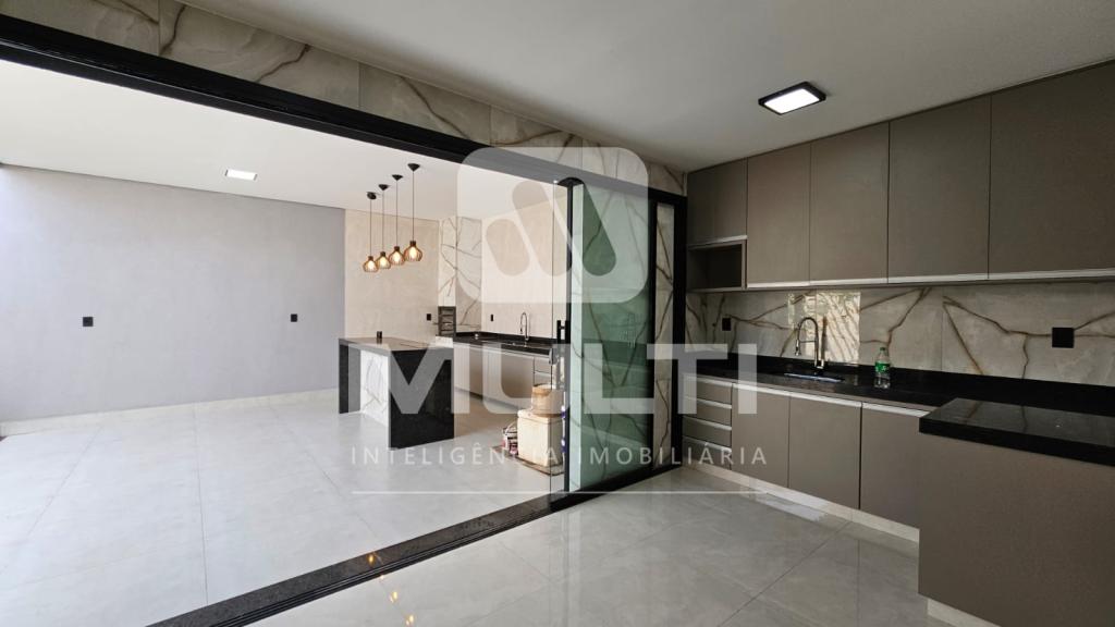 Casa à venda com 3 quartos, 170m² - Foto 7