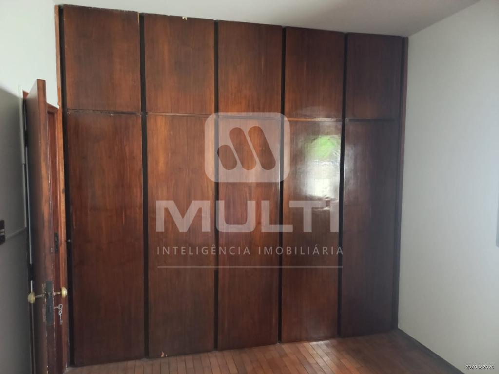 Casa à venda com 5 quartos, 300m² - Foto 17