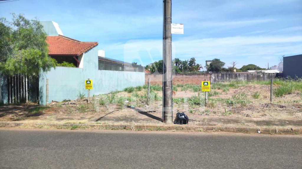 Terreno à venda com 1 quarto, 600m² - Foto 5