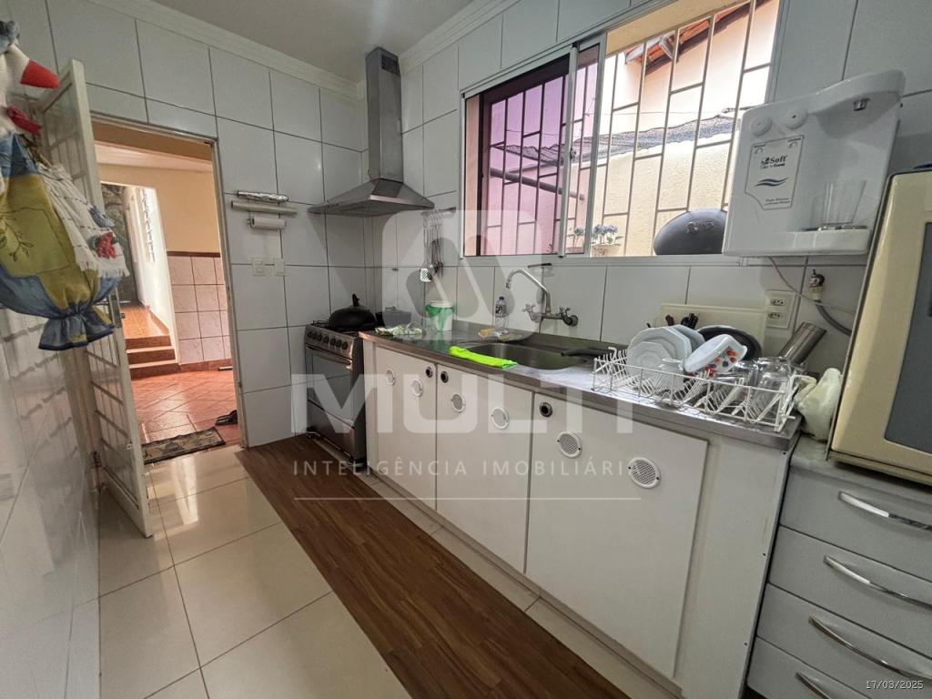 Casa à venda com 4 quartos, 268m² - Foto 3