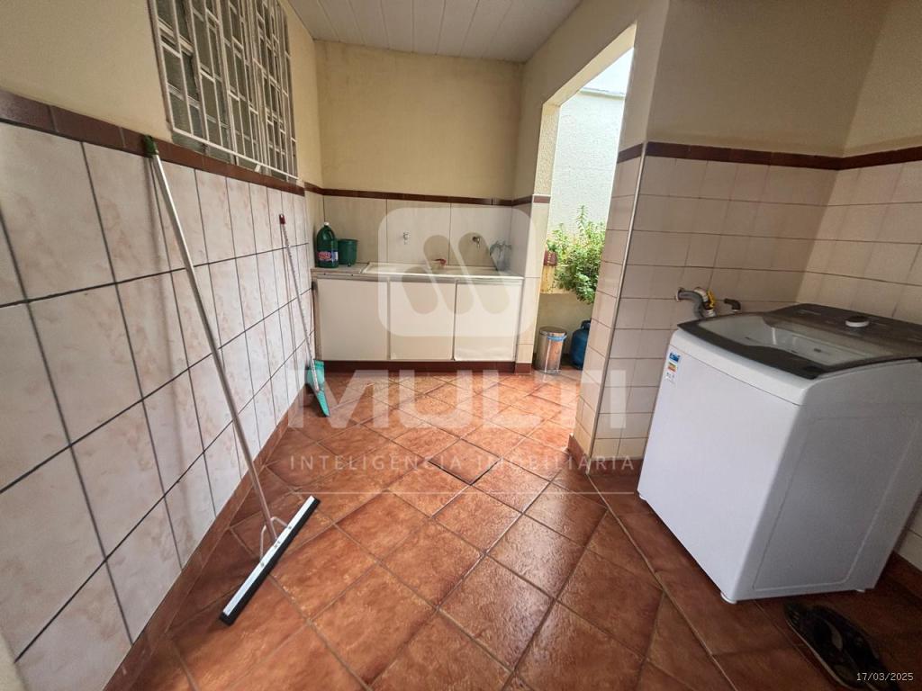 Casa à venda com 4 quartos, 268m² - Foto 13