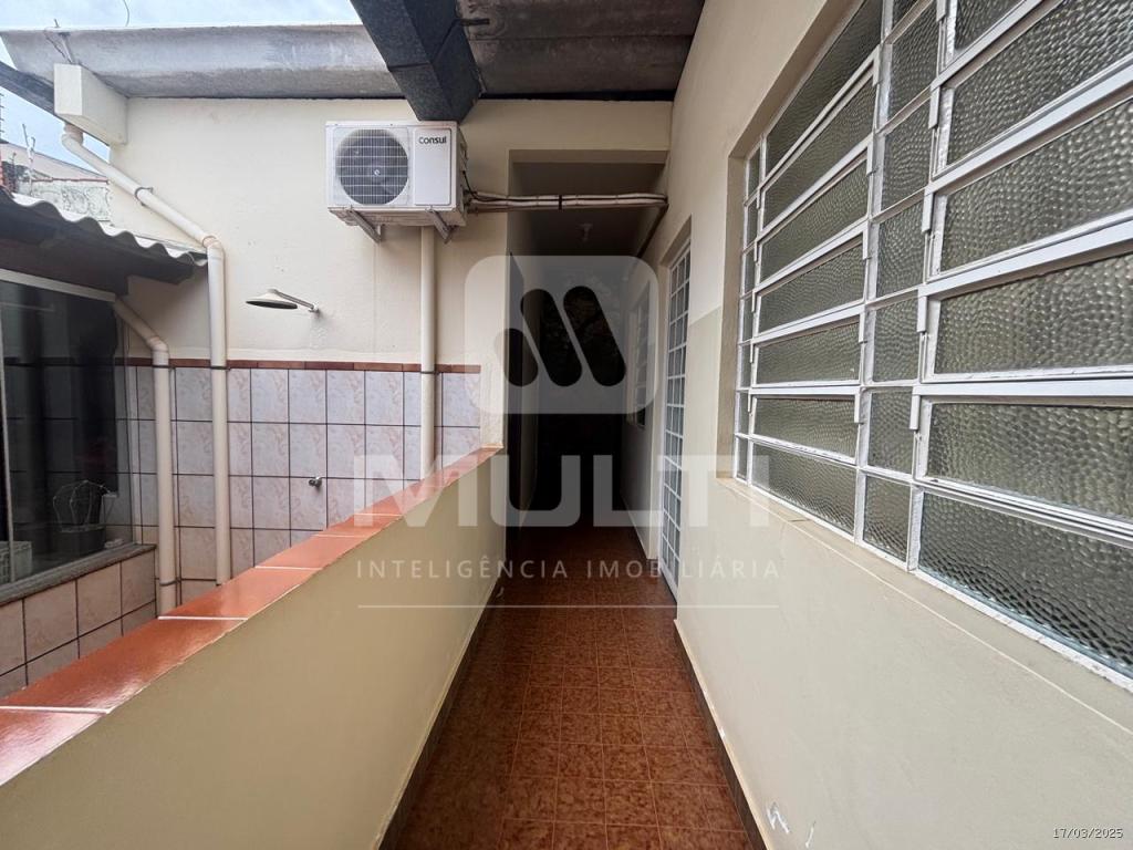 Casa à venda com 4 quartos, 268m² - Foto 14