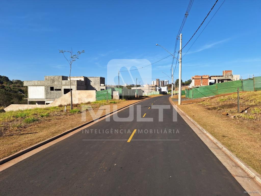 Terreno à venda com 1 quarto, 281m² - Foto 5