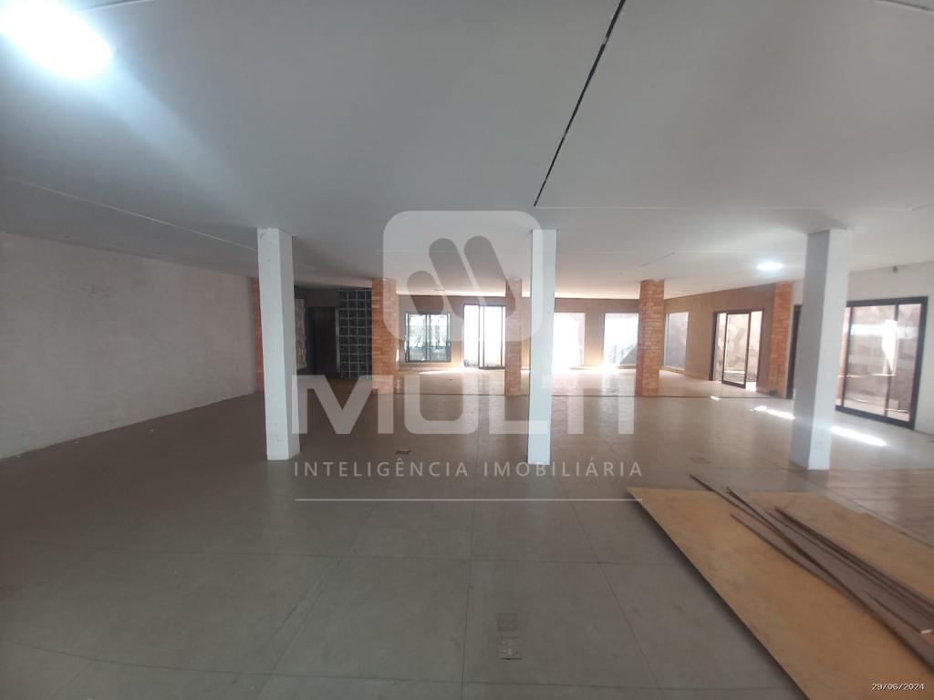 Loja-Salão à venda com 1 quarto, 300m² - Foto 2